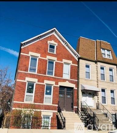 Main picture of 1928 S Jefferson St