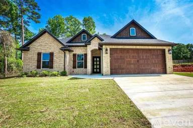Main picture of 3808 Suren Way