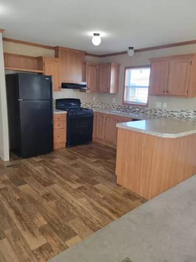 Main picture of Holiday Mobile Home Court