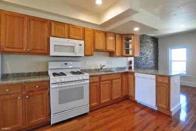 Main picture of 1 Grimes St