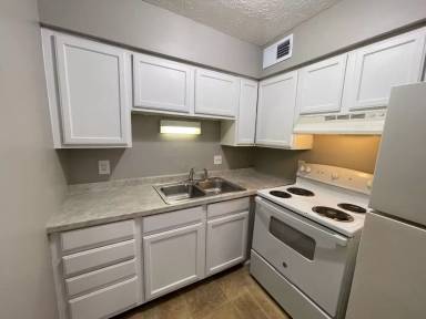 Main picture of 1598 Martha Ct