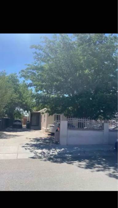 Main picture of 511 Mesilla St SE