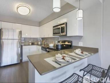 Main picture of 2555 N Clark Apartments