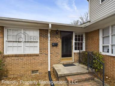 Main picture of 305 Salem St