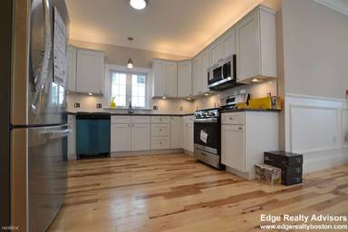 Main picture of 153 Bigelow St