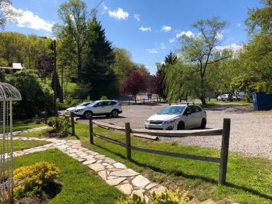 Main picture of 375 Weaverville Rd