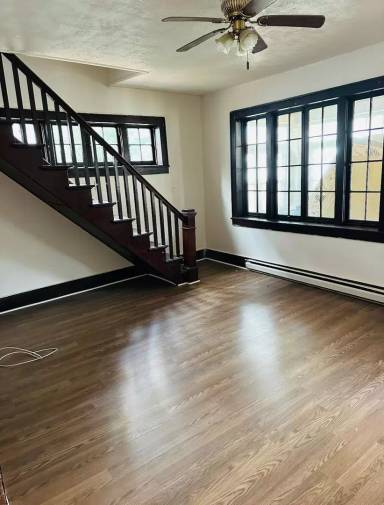 Main picture of 14 103rd St