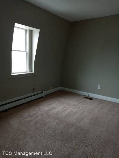 Main picture of 200 W Union St