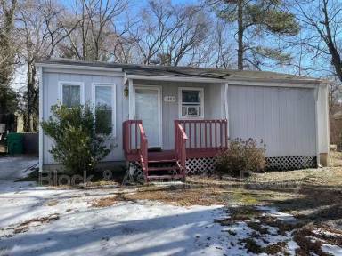 Main picture of 1802 Waldo St