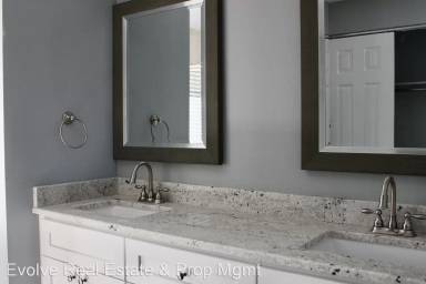 Main picture of 7568 S Pennsylvania Dr