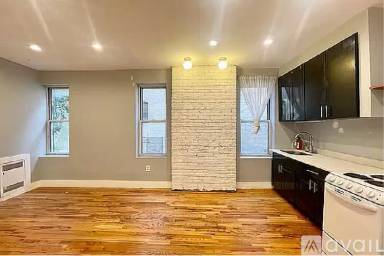 Main picture of 644 Lafayette Ave