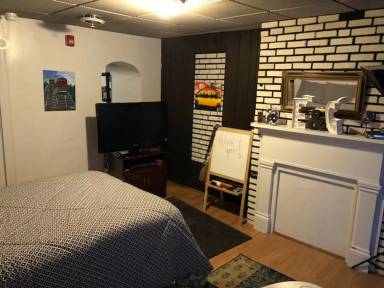 Main picture of 2118 E Carson St