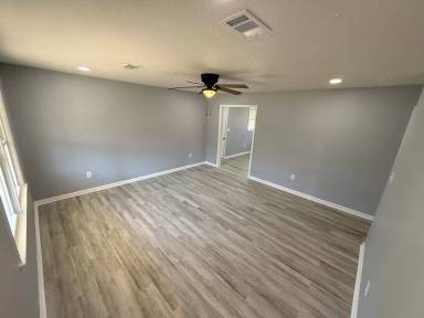Main picture of 2 Waddell Rd