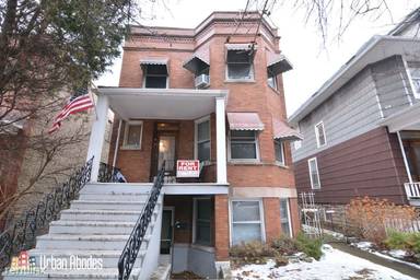 Main picture of 3821 N Damen Ave