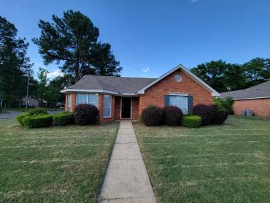 Main picture of 6501 Juniper Tree Ln