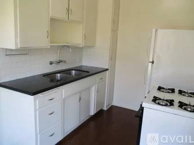 Main picture of 115 S Barrington Pl
