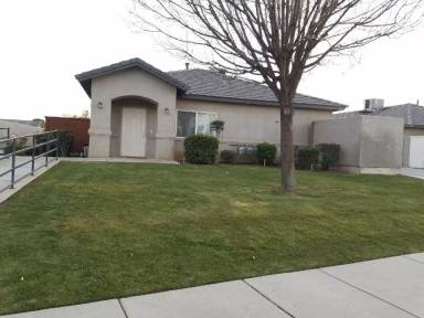 Main picture of 703 W Day Ave