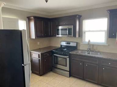 Main picture of 2404 Lucinda St