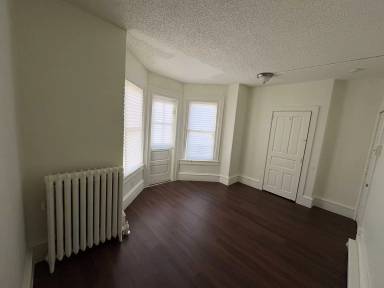 Main picture of 1012 W Main St