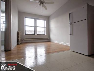 Main picture of 1050 W George St