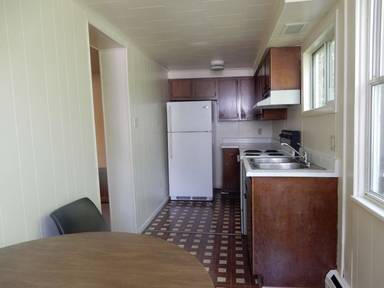 Main picture of 911 School St