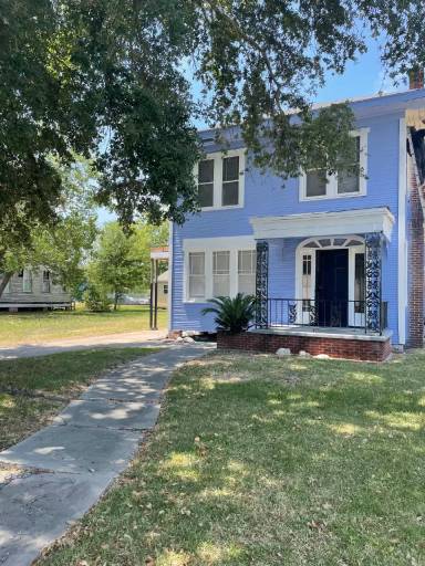 Main picture of 2717 4th St