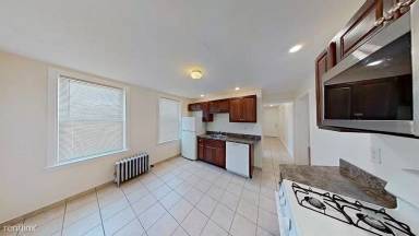 Main picture of 16 Elmhurst St