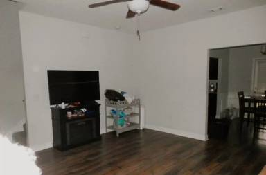 Main picture of 579 Burke Dr