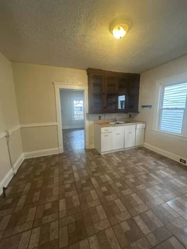 Main picture of 2023 W 105th St