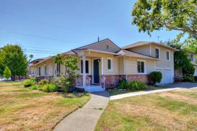 Main picture of 5400 Folsom Blvd