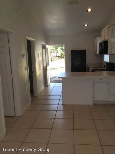 Main picture of 2404 Dickson Ave
