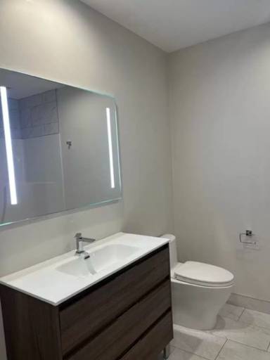 Main picture of 467 Roosevelt Ave