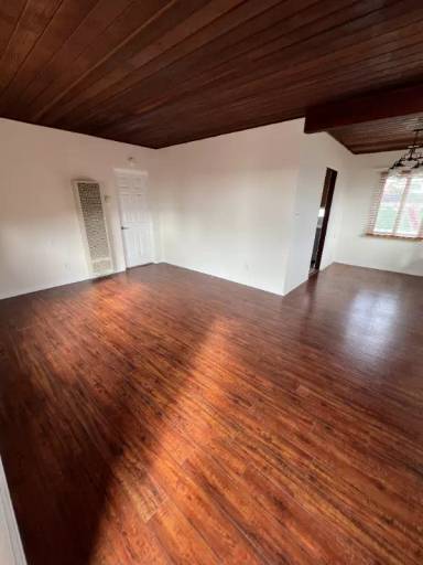 Main picture of 7545 La Jolla Blvd