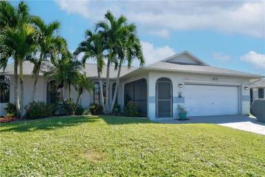 Main picture of 4531 SW 14th Pl