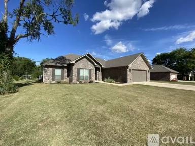 Main picture of 543 Edgewood Cir