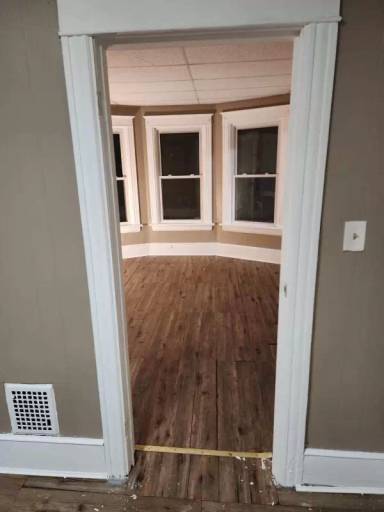 Main picture of 77 Carroll St