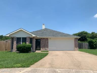 Main picture of 3001 Green Vista Ct