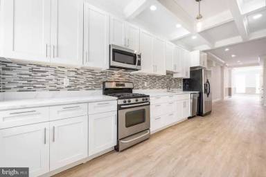 Main picture of 71 Dolphin St