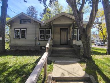 Main picture of 2222 Andrews St