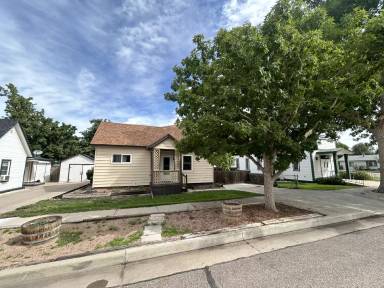 Main picture of 106 Elm St