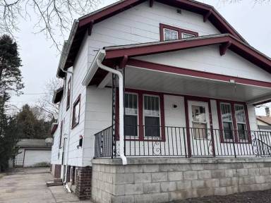 Main picture of 915 Columbus St