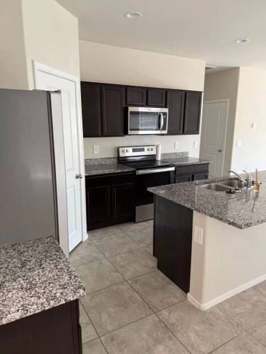 Main picture of 1831 W Broadway Ave