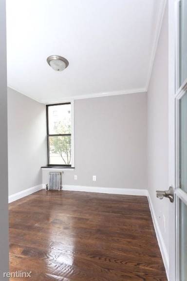 Main picture of 343 E 8th St