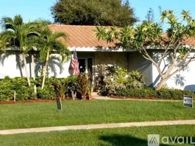 Main picture of 544 Yellowbird St