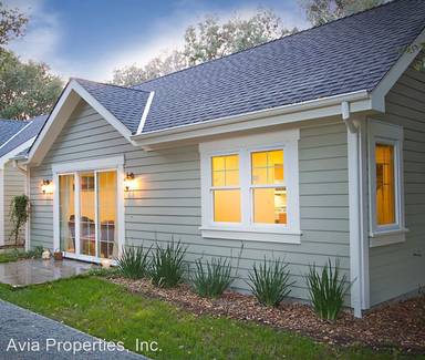 Main picture of 355 N Claremont St