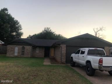 Main picture of 6437 N College Ave