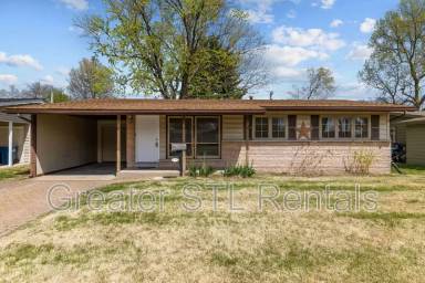 Main picture of 2318 W Adams St