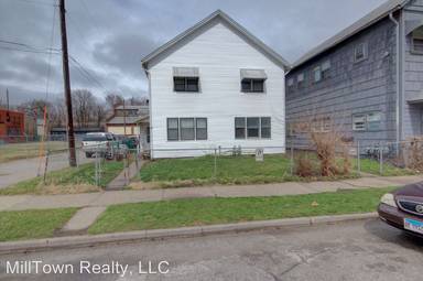 Main picture of 1620 W 4th St