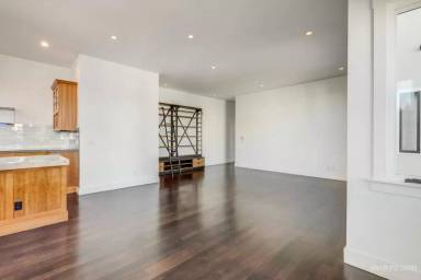 Main picture of 1701 Grove St