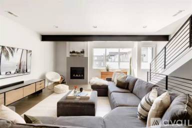 Main picture of 1810 Julian St